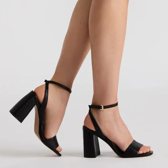 Steve Madden White Leather Messa Block Heel Ankle Strap Sandals - Picture 8 of 11